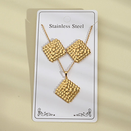 C985 Conjunto de collar y aretes cuadros dorados acero inoxidable chapado en oro de 18k 22cm,4cm dije y aretes