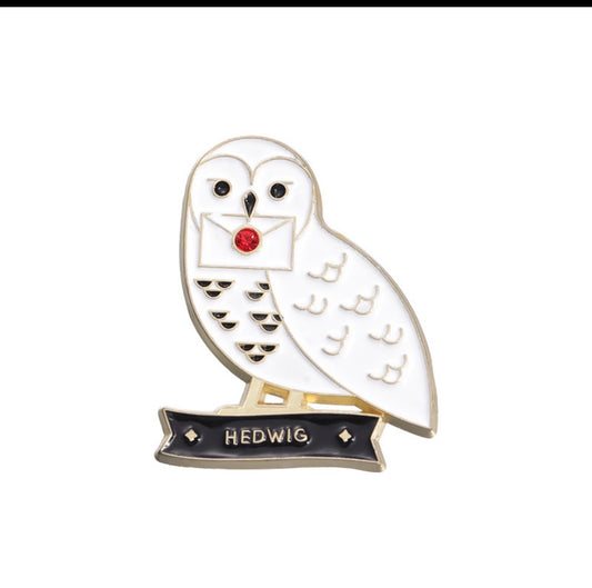 Pon172 pin lechuza blanca