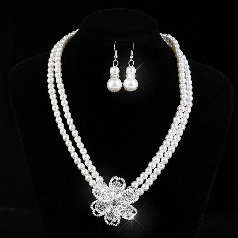 C1616 Conjunto incluye collar aretes perlas collar 21cm aretes 4.5cm flor 4cm