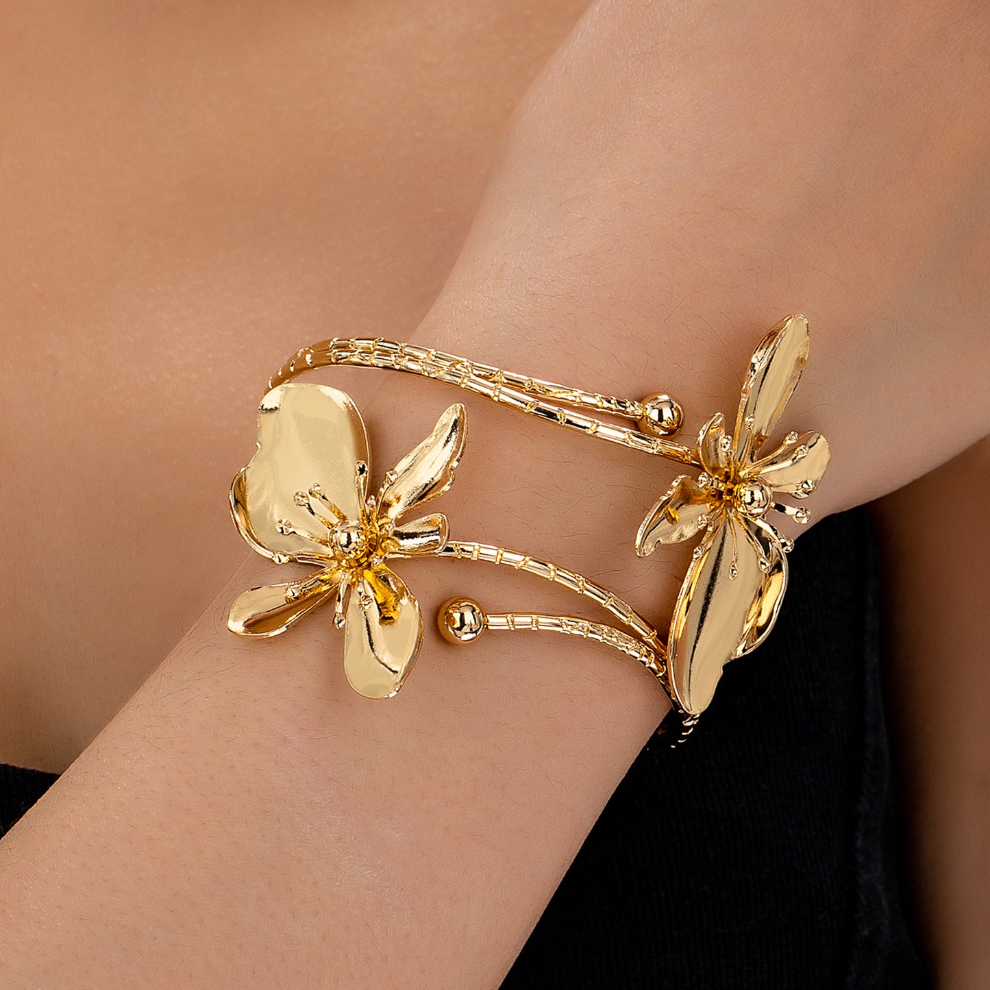 B892 Brazalete flores doradas aleacion ajustable