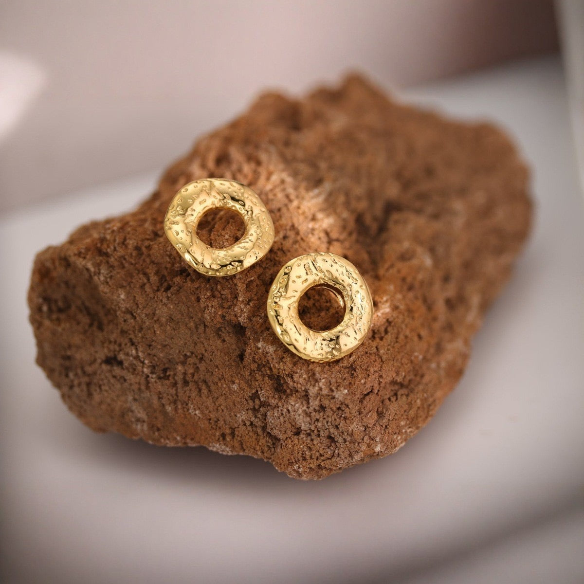 E4604 Aretes donas doradas acero inoxidable 2.5cm