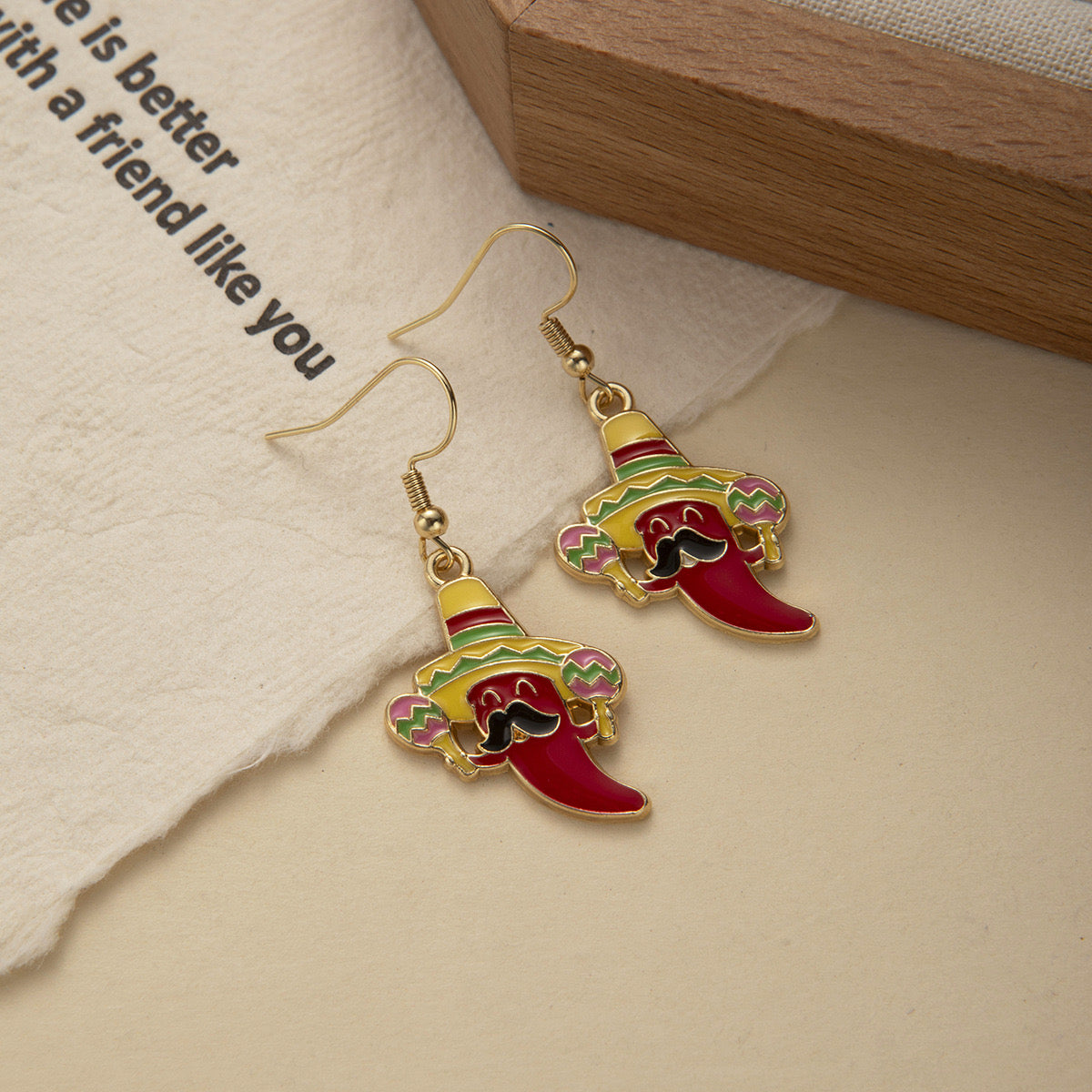 E7110 Aretes chiles patrios aleacion 1cm colgantes