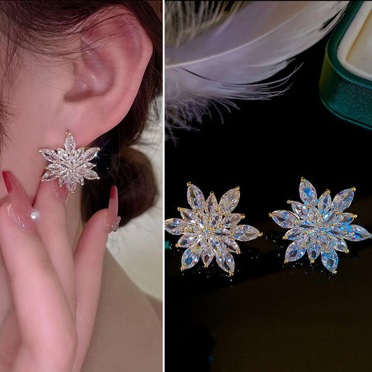 E4213 Aretes estrella de Navidad cristal poste de plata 3cm