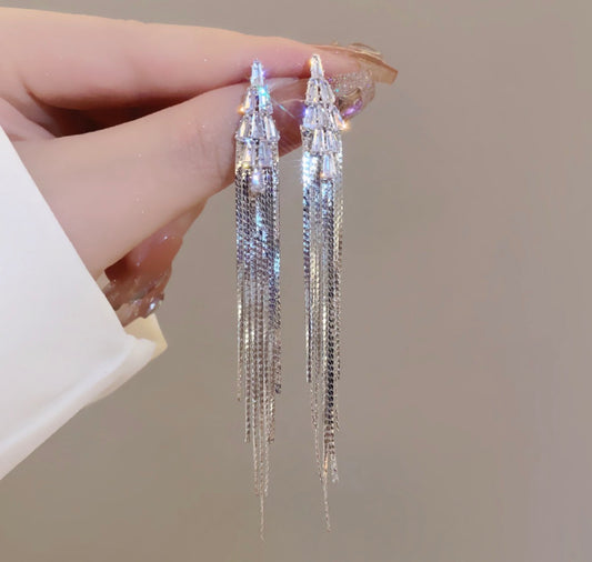 E7027 Aretes plateados brillantes colgantes aleacion 7cm