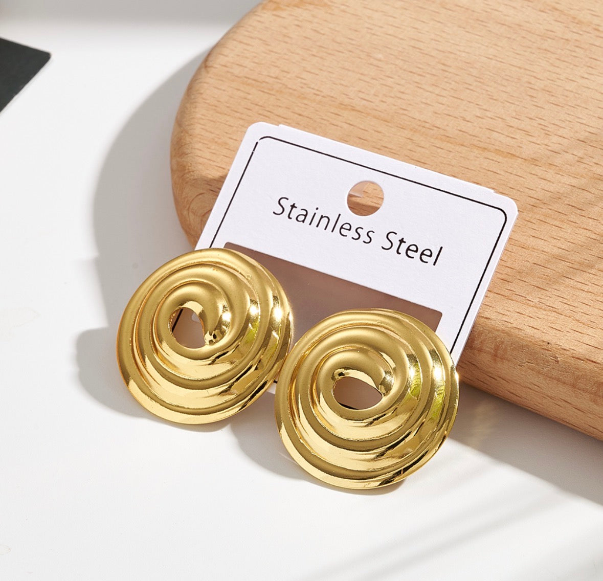 E5089 Aretes espiral dorado acero inoxidable 5cm