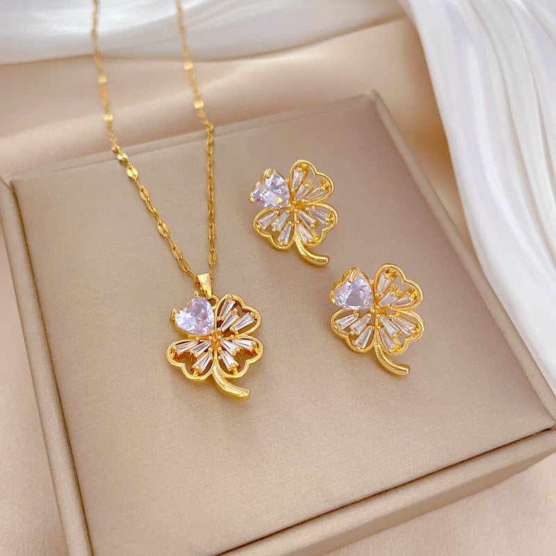 C840 Conjunto collar aretes trébol cuatro hojas cobre 22cm largo 2.5cm dije 2cm aretes