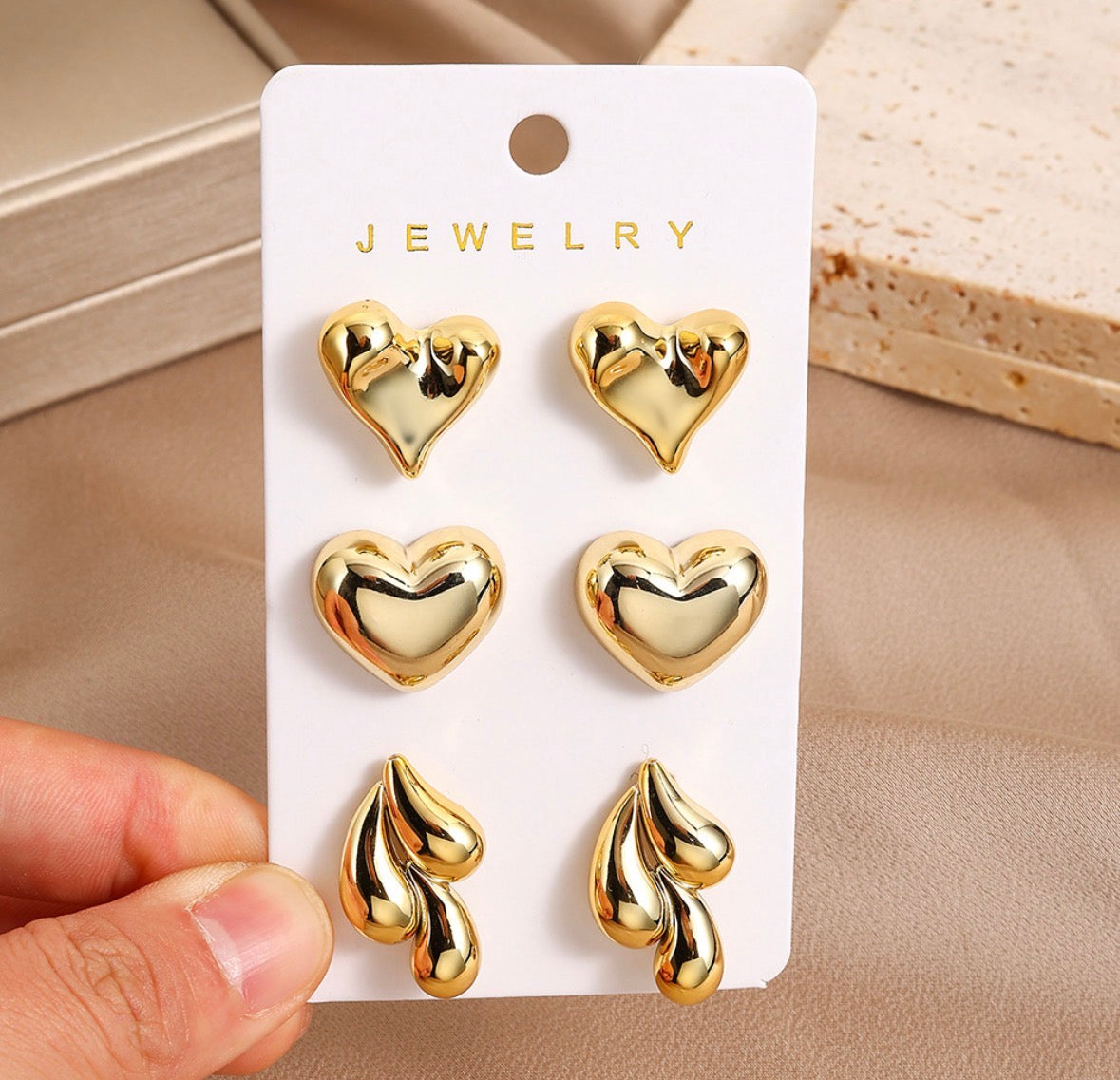 E6005 Conjunto de aretes corazón dorado cobre 1.5 cm
