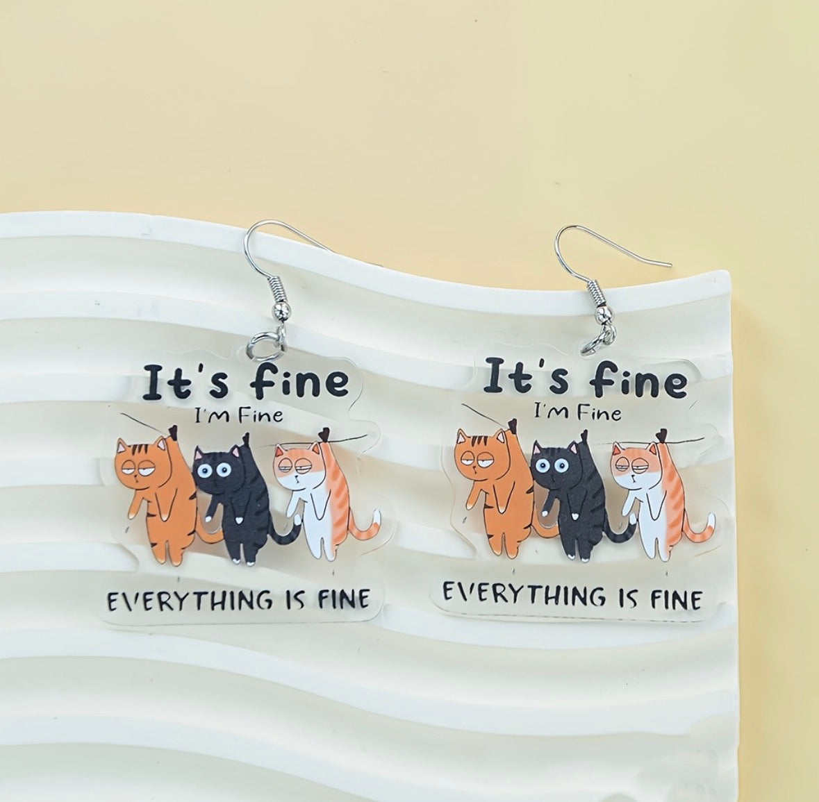 E5375 Aretes gatos acrílico 4cm