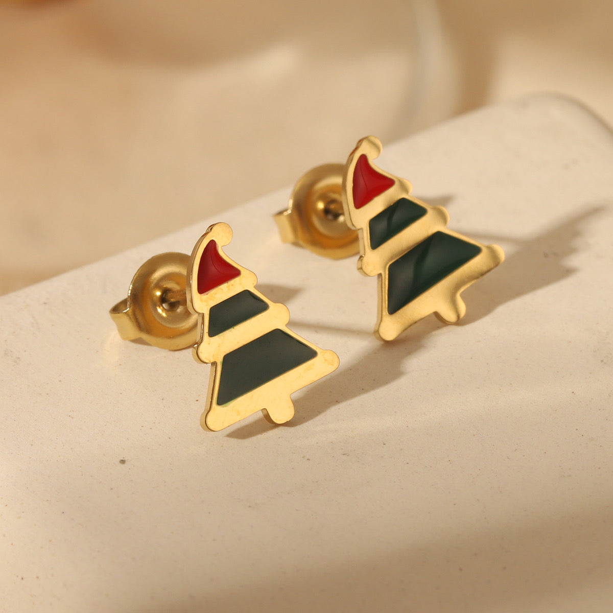 E3543 Aretes árbol de Navidad acero inoxidable chapado en oro de 14k 1cm