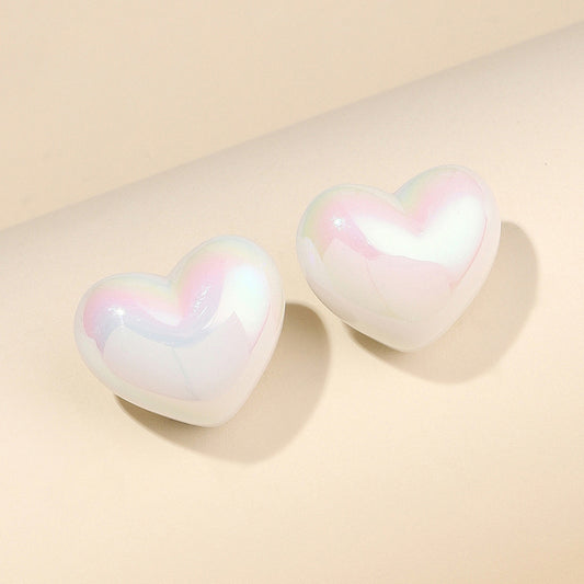 E3167B Aretes corazon blanco globo 1.7cm
