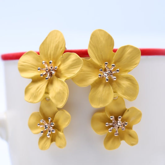 018 Aretes flores amarillas doble aleacion esmaltado