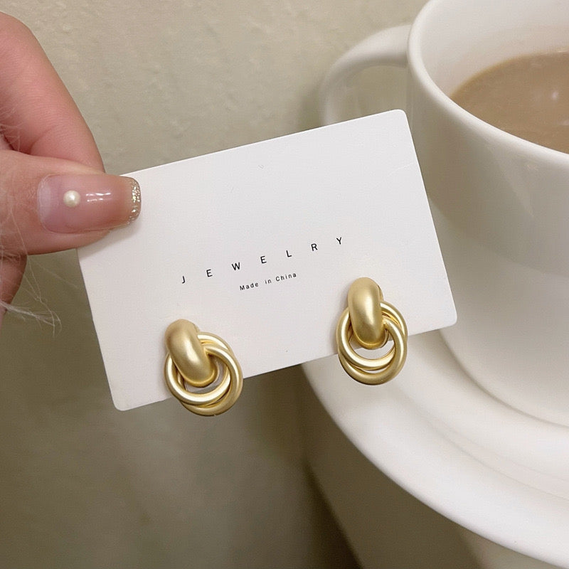 E4948 Aretes aros dorados aleacion 2cm