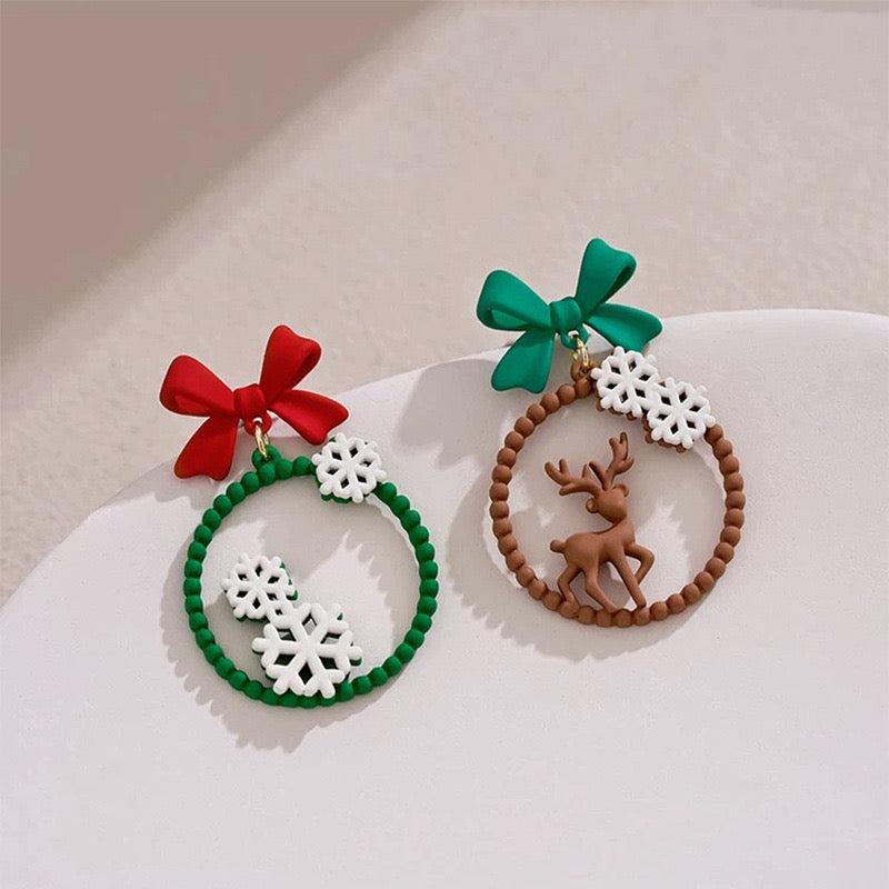 E4437 Aretes asimétricos reno de navidad aleacion 3.8cm