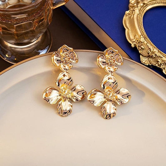E5888 Aretes flores doradas elegantes aleacion 7cm