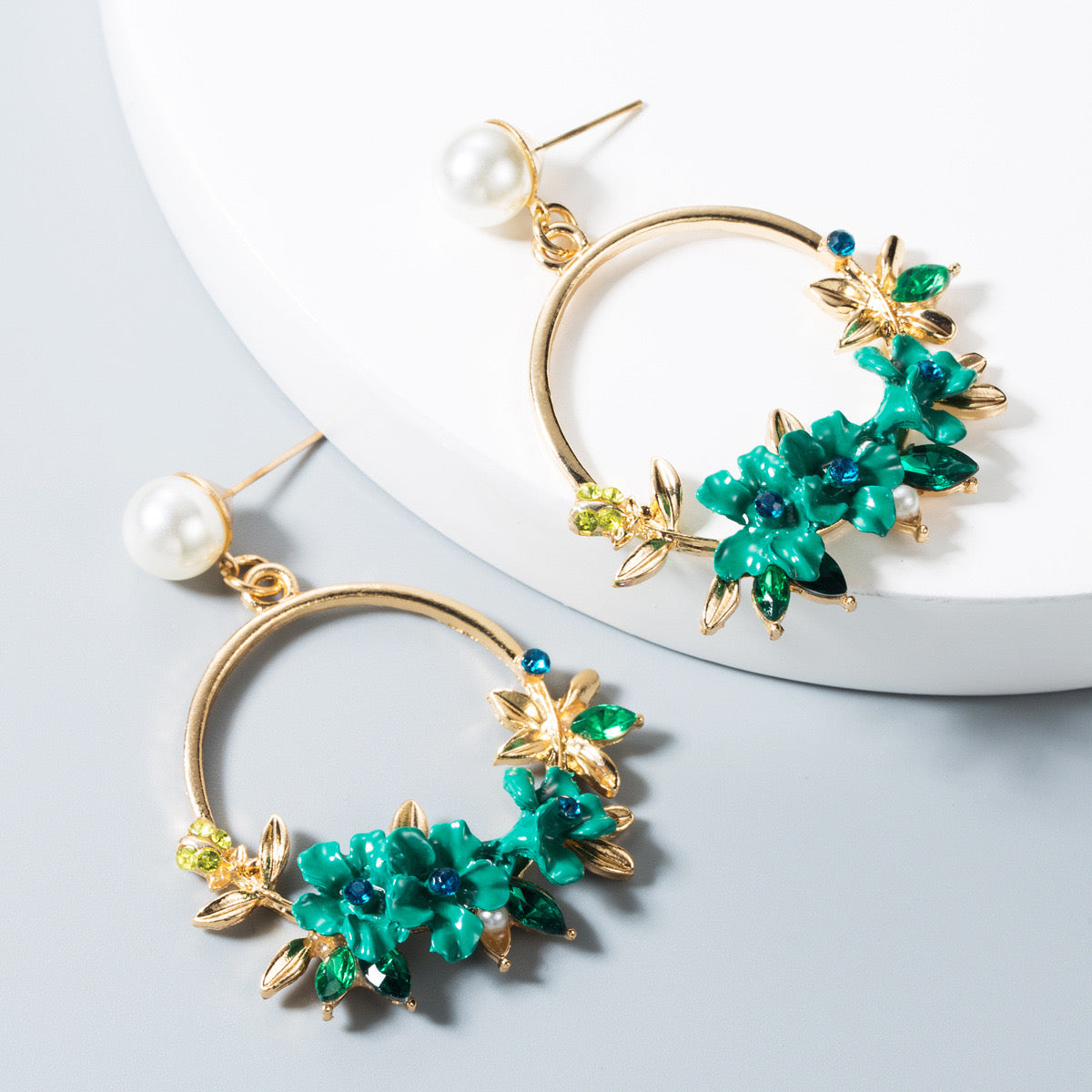 E5084 Aretes borla flores verdes  aleacion 4cm