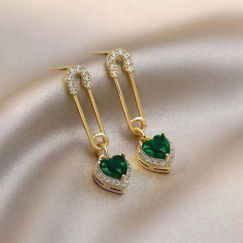 E2256 Aretes corazon cristal verde pequeño