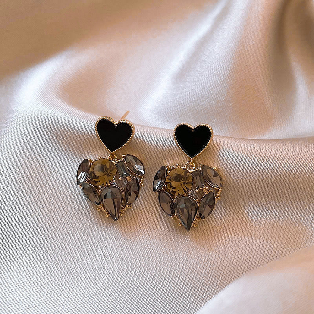 E3922 Aretes corazón brillante negro aleacion 2cm