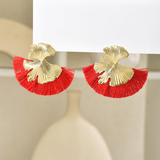 E7114 Aretes con diseño de hoja de Ginkgo y flecos rojos en abanico aleacion 6cm