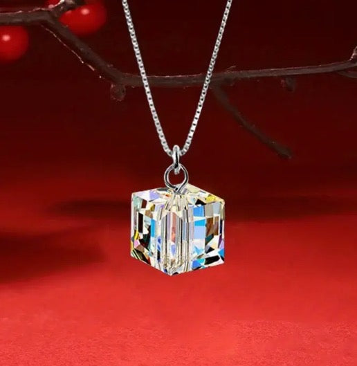 C974 Collar cubo acero titanio 22cm,2cm dije