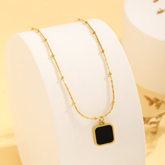 C768 Collar cuadro negro acero de titanio chapado en oro de 18k 18cm largo 2cm