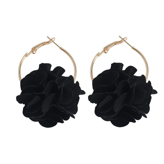 E7226 Aretes flor negra aro dorado aleacion 6cm