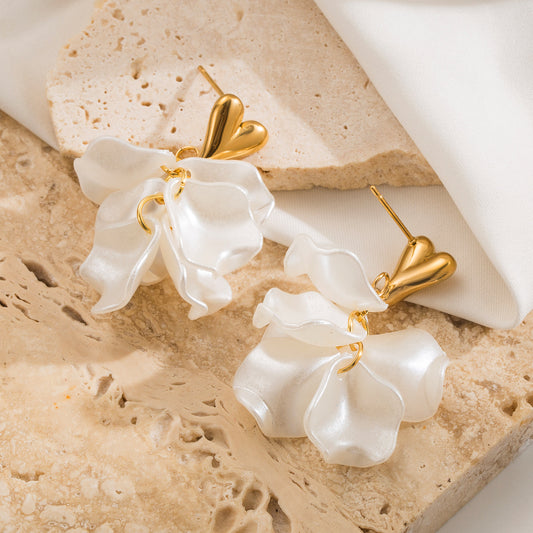 E3456 Aretes petalos blanco corazon acero inoxidable chapado en oro de 18k 4cm