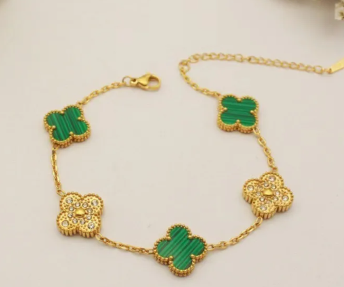 B358V Pulsera trebol verde acero inoxidable chapado en oro 18k largo 22cm