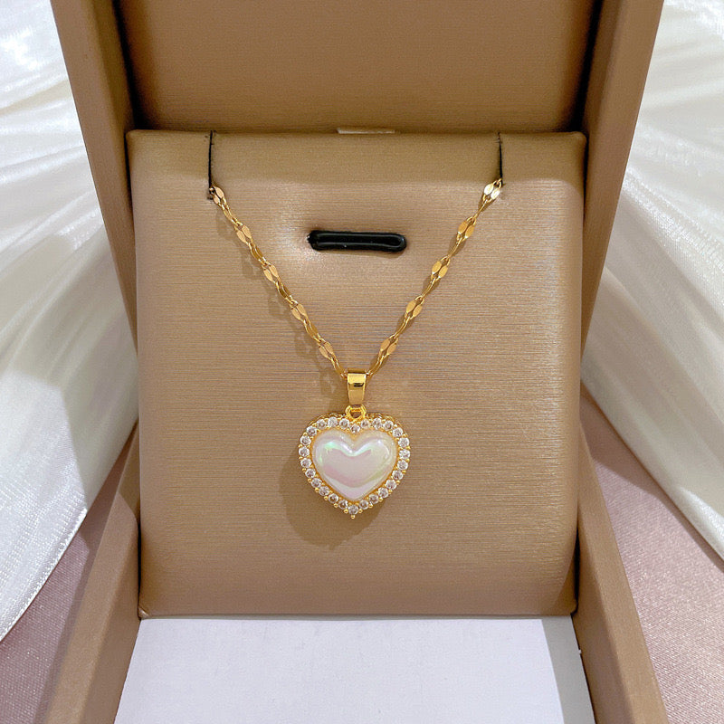 C698 Collar corazón acero de titanio colgante de cobre 23cm largo 2.5cm dije