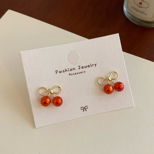 E4001 Aretes cereza roja resina 1.5cm