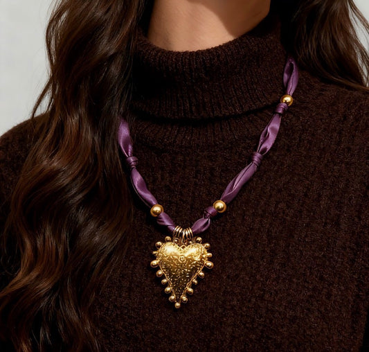 C1255 Collar morado corazón dorado ceda aleacion