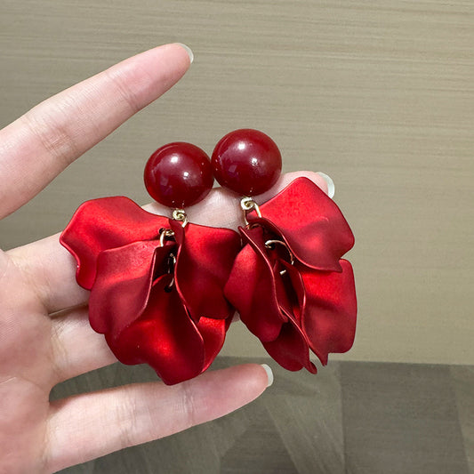 E4871 Aretes pétalo rojo aleacion 7cm