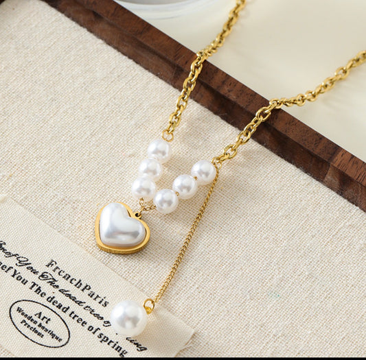C1291 Collar dorado perlas corazón acero inoxidable chapado en oro de 18k