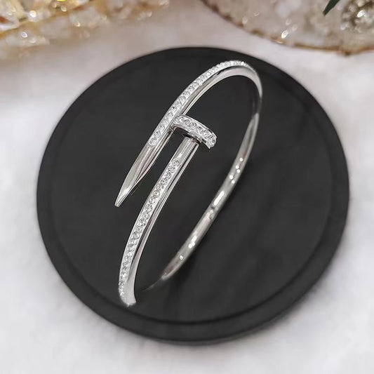 B482 Brazalete clavo plateado brillante acero titanio