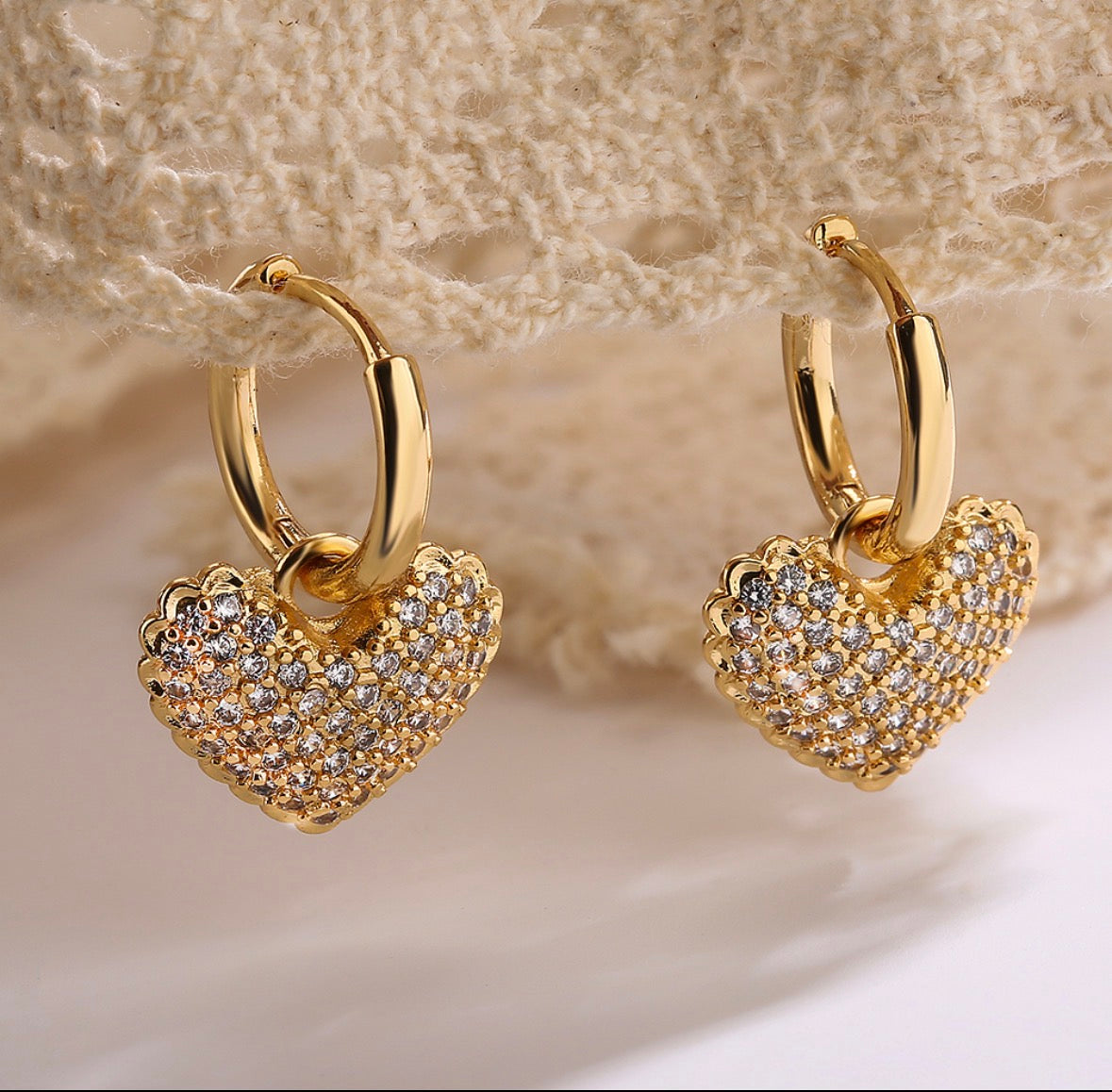 E5109 Aretws corazón brillante dorado acero inoxidable chapado en oro de 18k