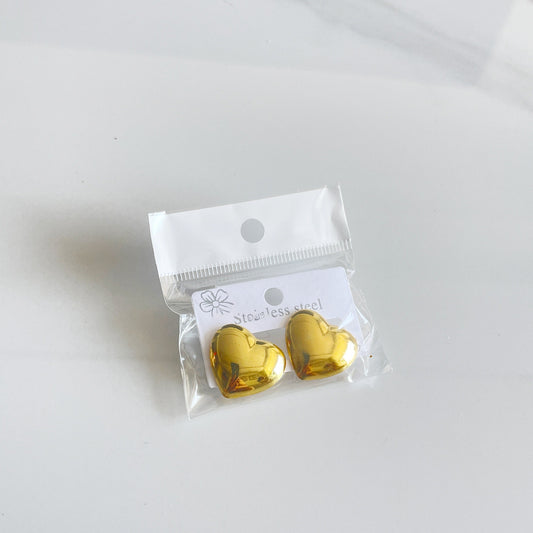 E6067 Aretes corazon globo dorado acero inoxidable 2cm