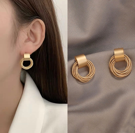 E7059 Aretes dorados círculos elegantes aleacion 3cm