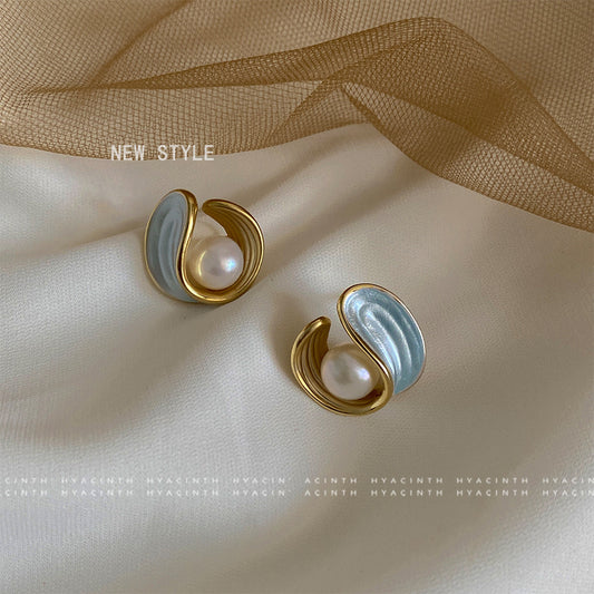 E3707 Aretes concha azul perla poste de plata 1.5cm