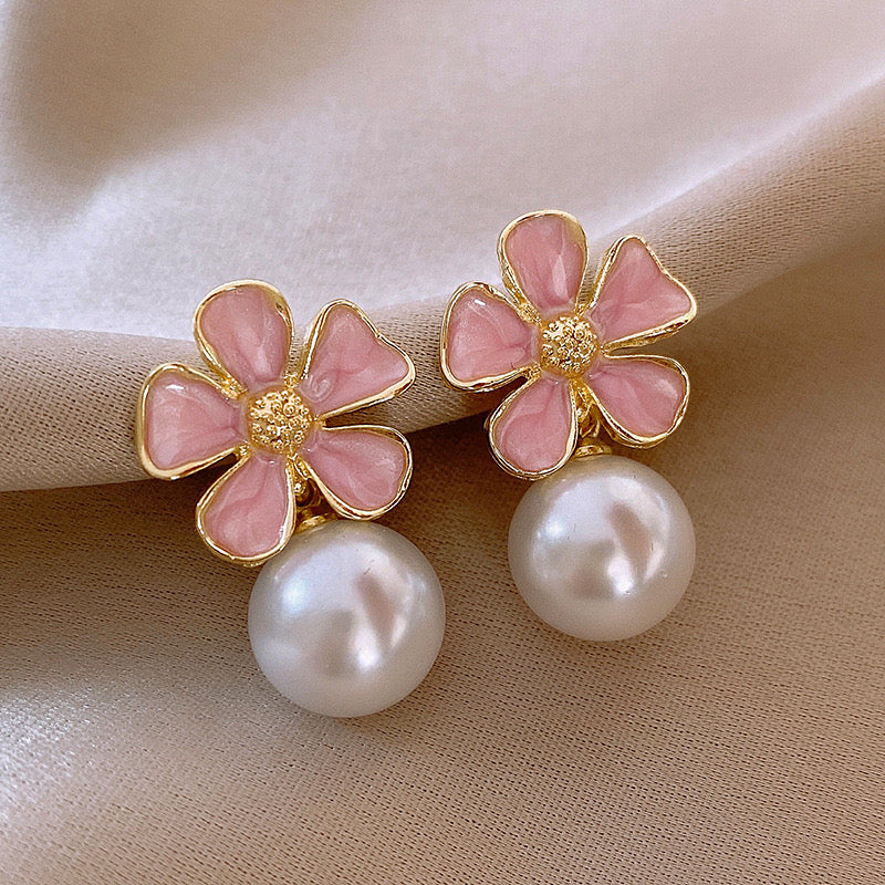 E2249 Aretes flor perla 2.5cm