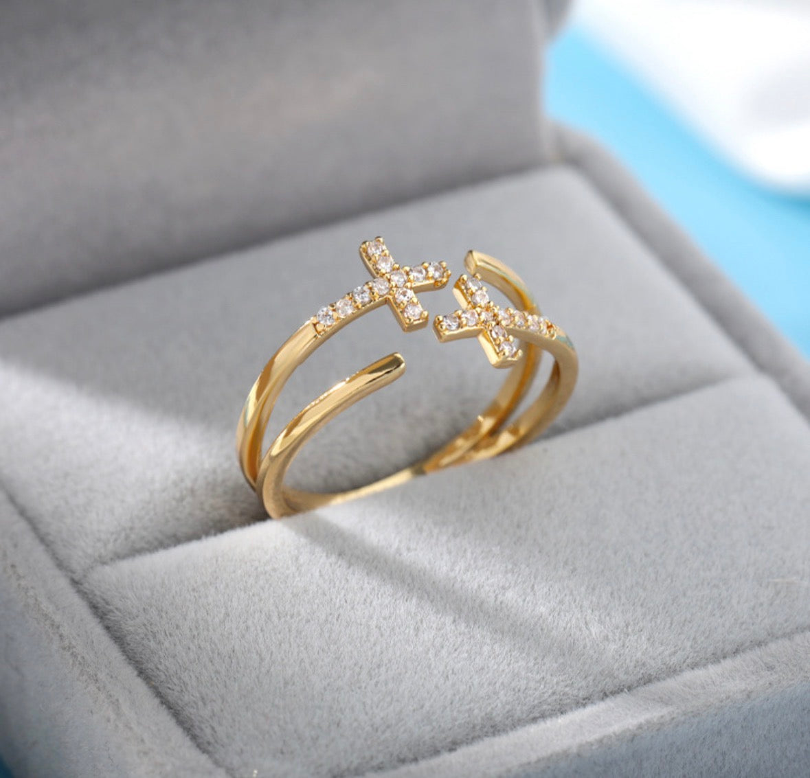 A505 Anillo Cruz brillantes dorado aleacion abierto
