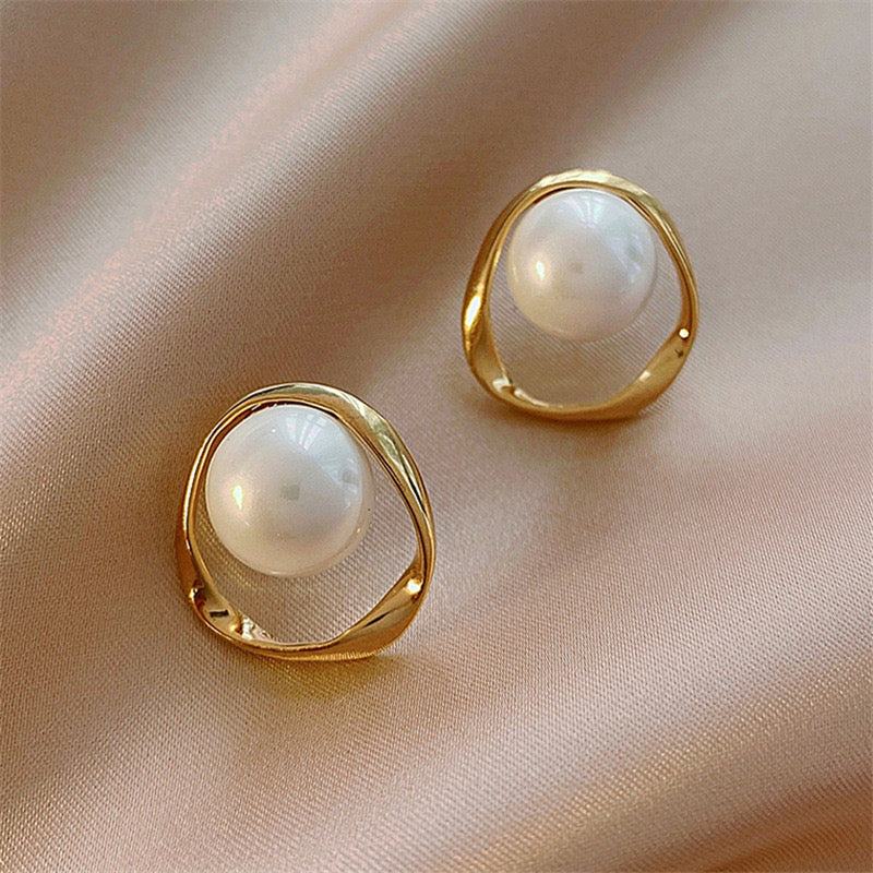 E2248 Aretes perla dorado 2cm