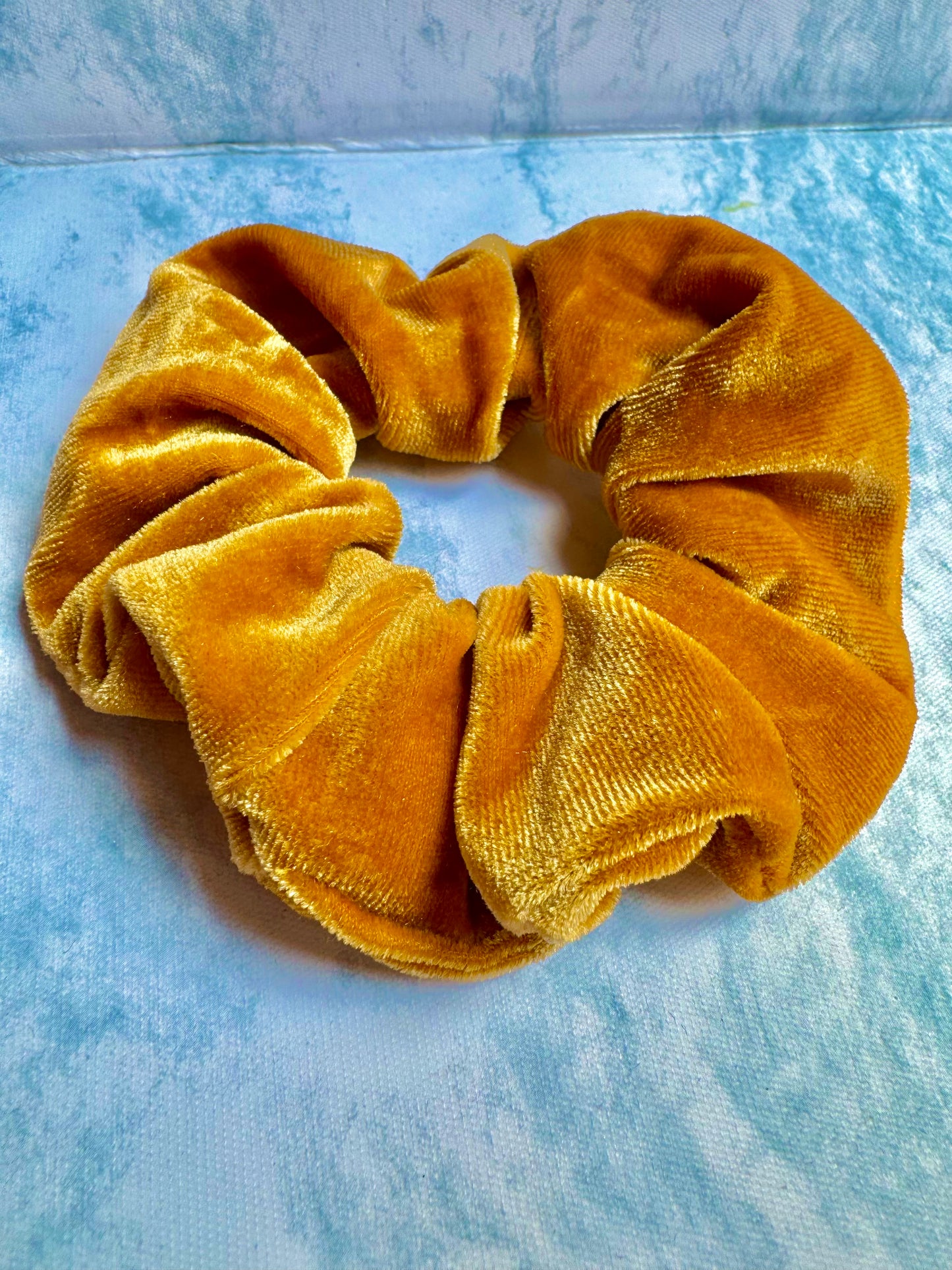 J215C Scrunchie para el cabello gamuza camel grande