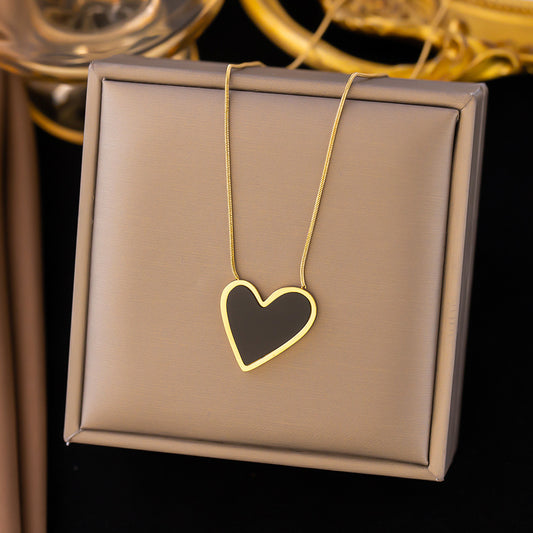 C38 Collar corazon negro acero titanio largo 21.5cm corazon 3cm