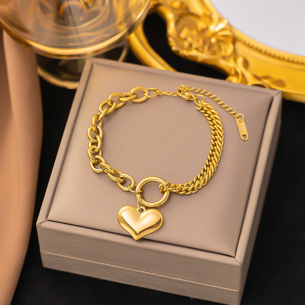 B190 Pulsera corazon acero inoxidable chapado en oro 18K