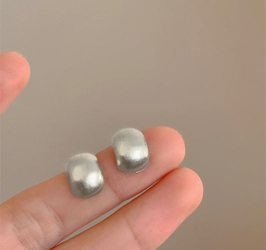 E5429 Aretes plateados elegantes acero inoxidable 2cm