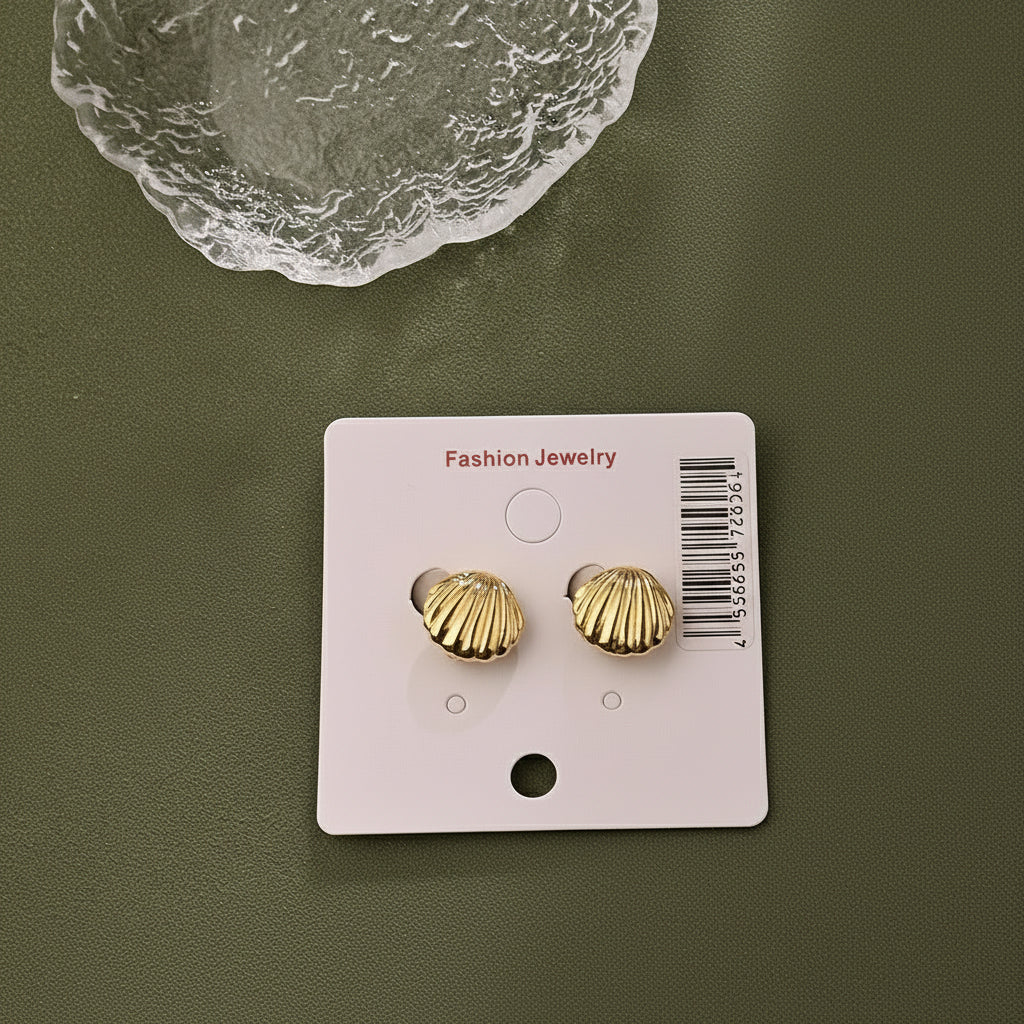 J648 Aretes conchas marina doradas cobre. 2cm