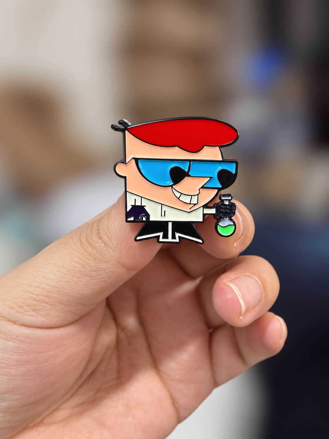 PI004 Pin broche dexter para tela accesorio metal esmaltado 3x3cm