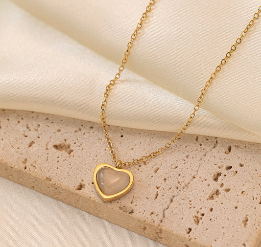 C1478 Collar dorado corazón contorno dorado acero de titanio 24.5cm largo 2cm dije