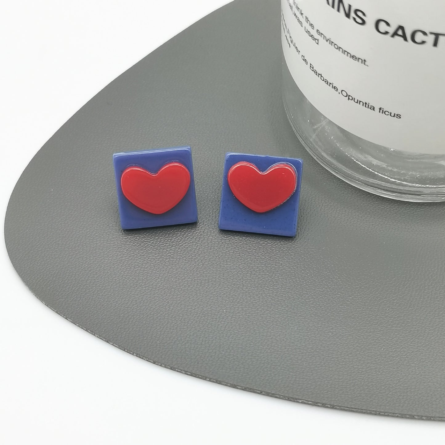 E2259 Aretes corazon cuadro resina 1.5cm