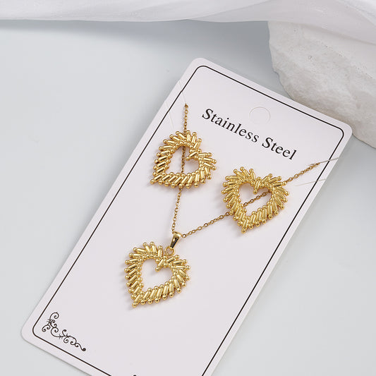 C896 conjunto de aretes y collar corazón dorado acero inoxidable 21cm largo 3cm dije 3cm aretes