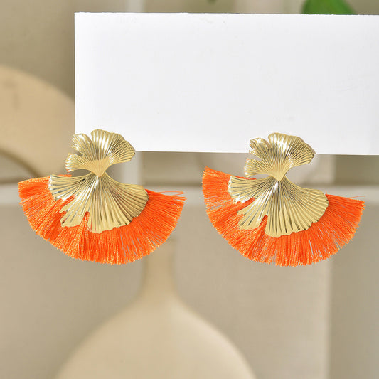 E7114 Aretes con diseño de hoja de Ginkgo y flecos naranja en abanico aleacion 6cm